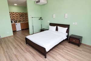 Готель Luxor Inn & Suites
